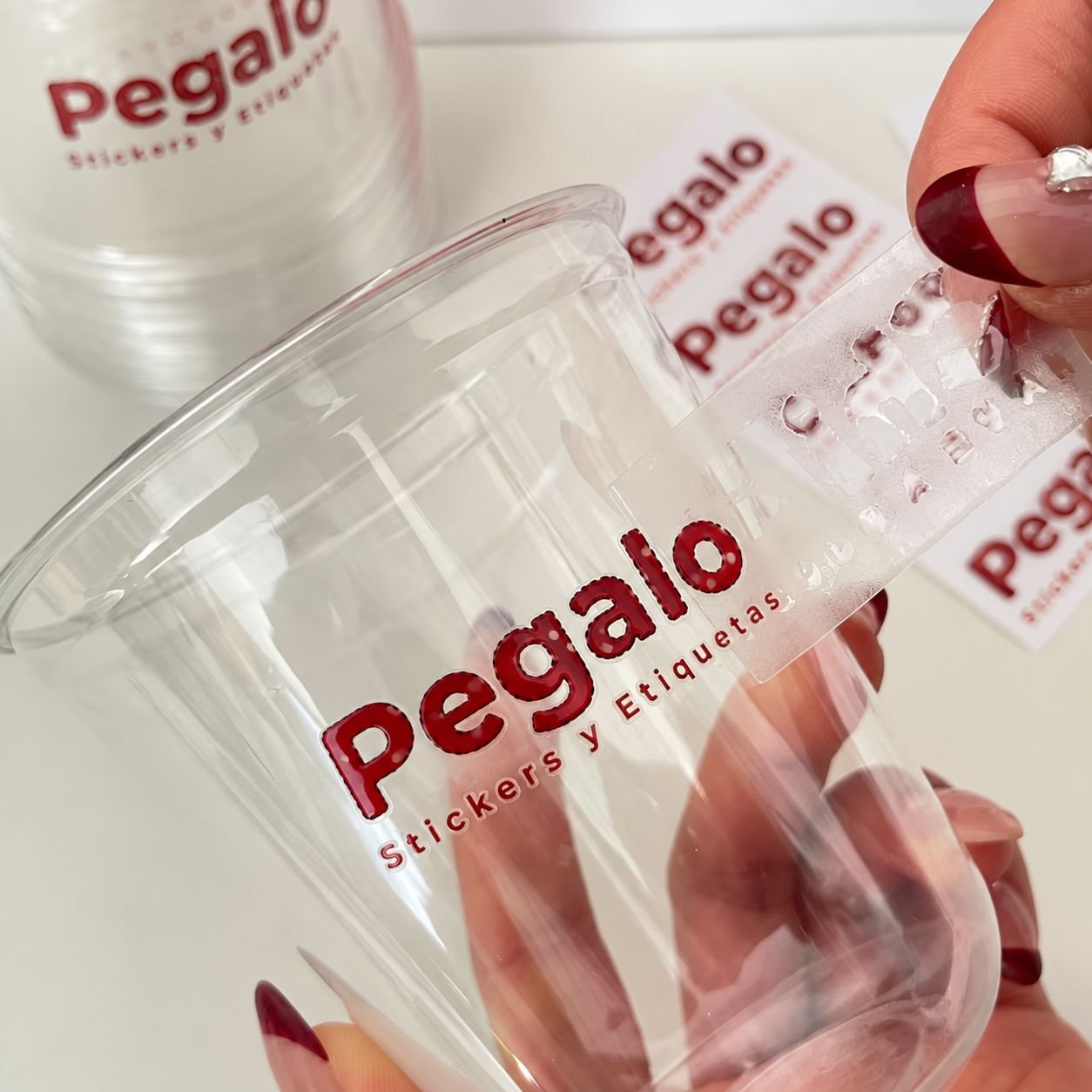Sticker transparente Pegalo en vaso